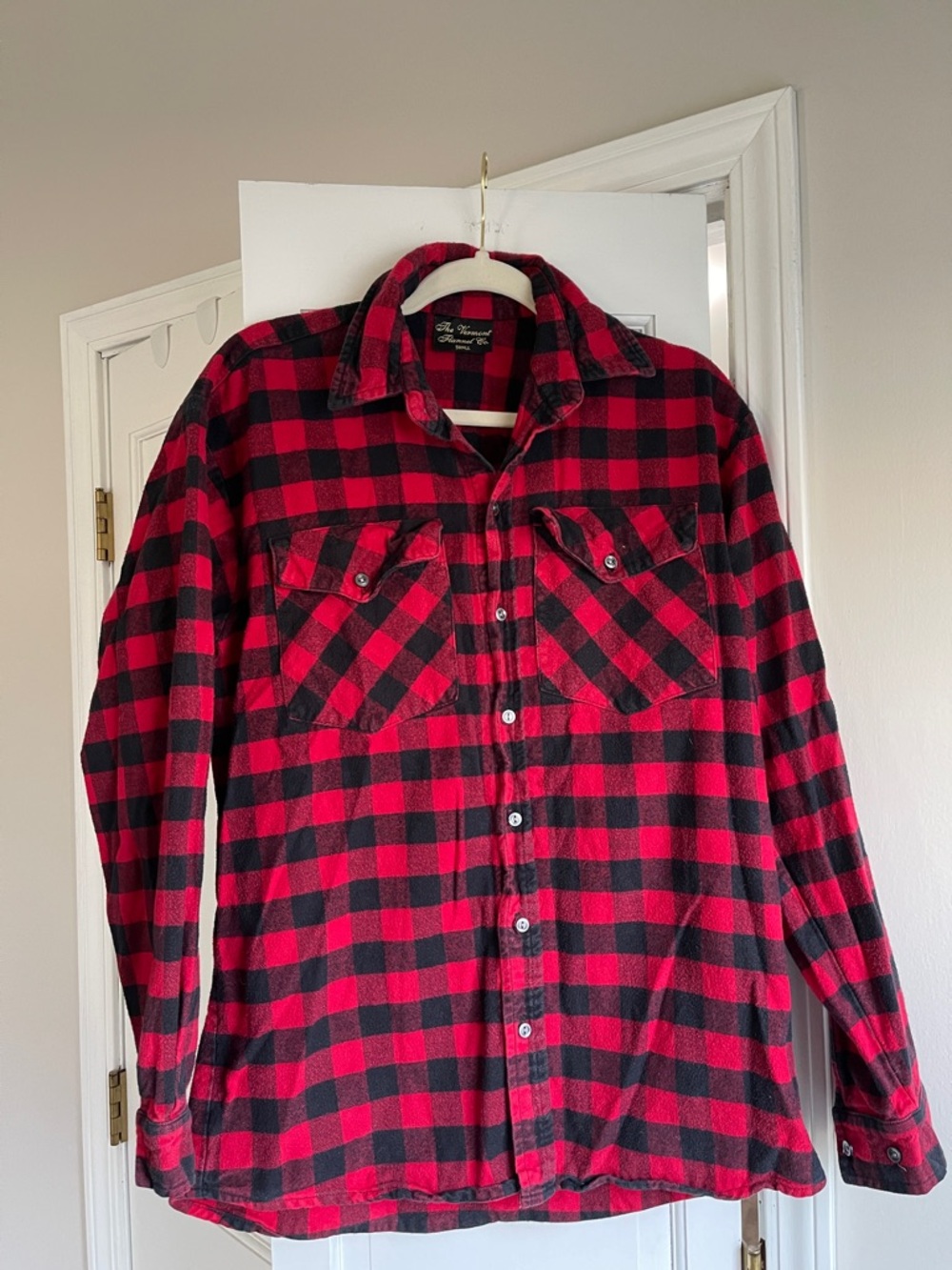 Men’s The Vermont Flannel Co. Red & Black Buffalo Plaid Button-Up Shirt